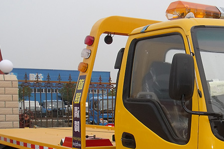 永桓高速s13价格合理提供充汽车电救援、换轮胎救援、故障拖车救援等服务帮助